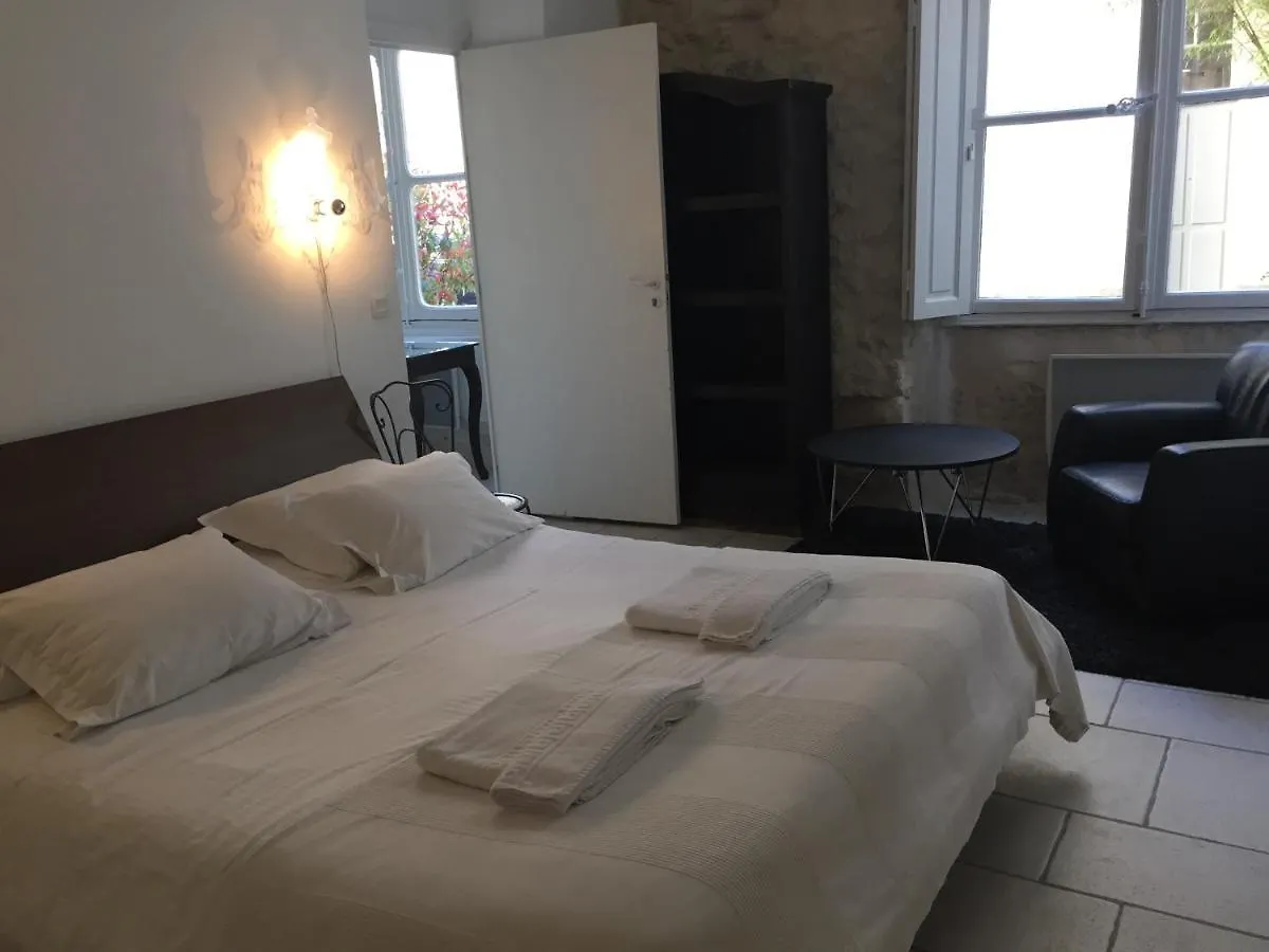 פריז Boutique Hotel De La Place Des Vosges 3*,  צרפת