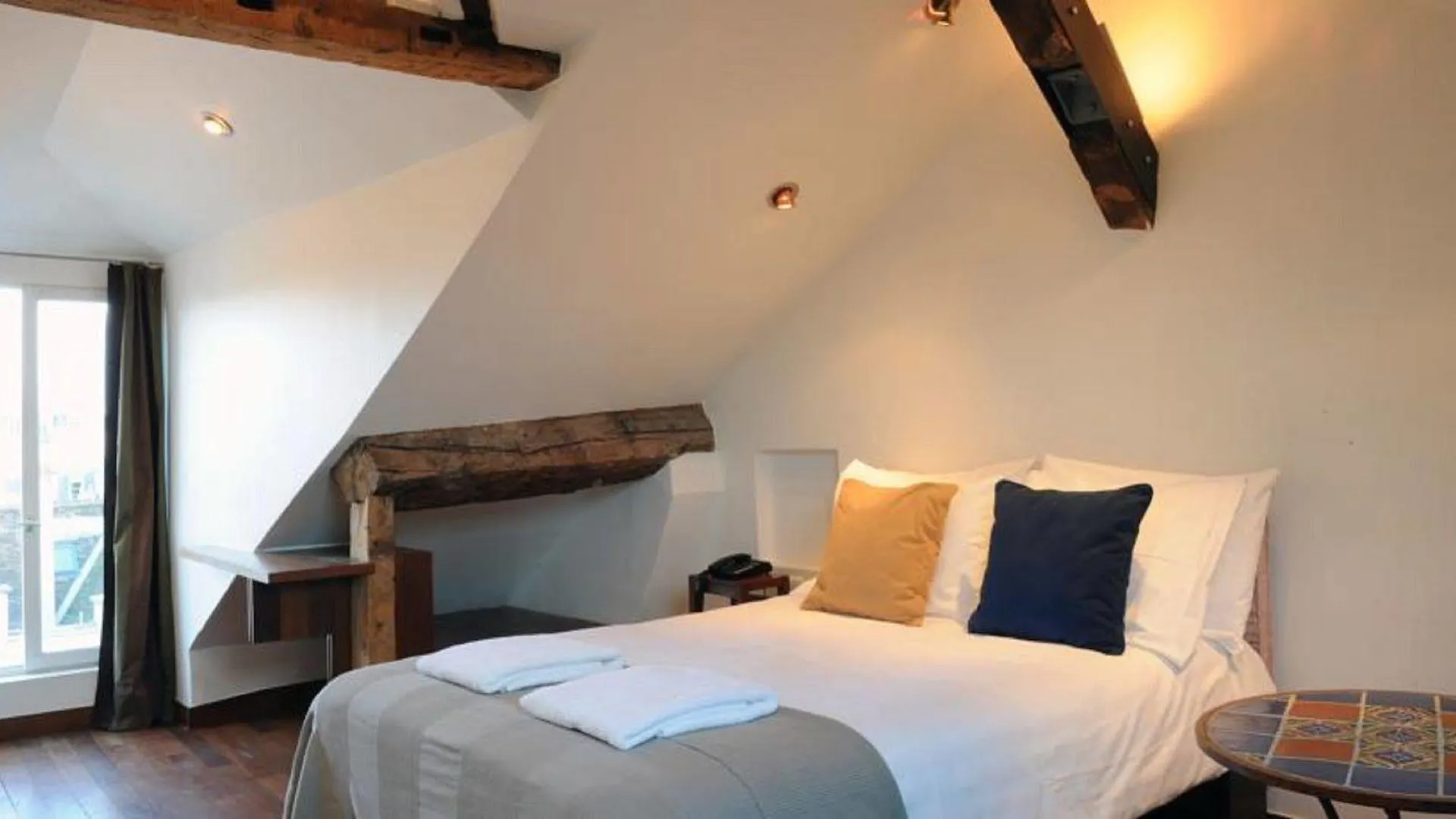 פריז Boutique Hotel De La Place Des Vosges