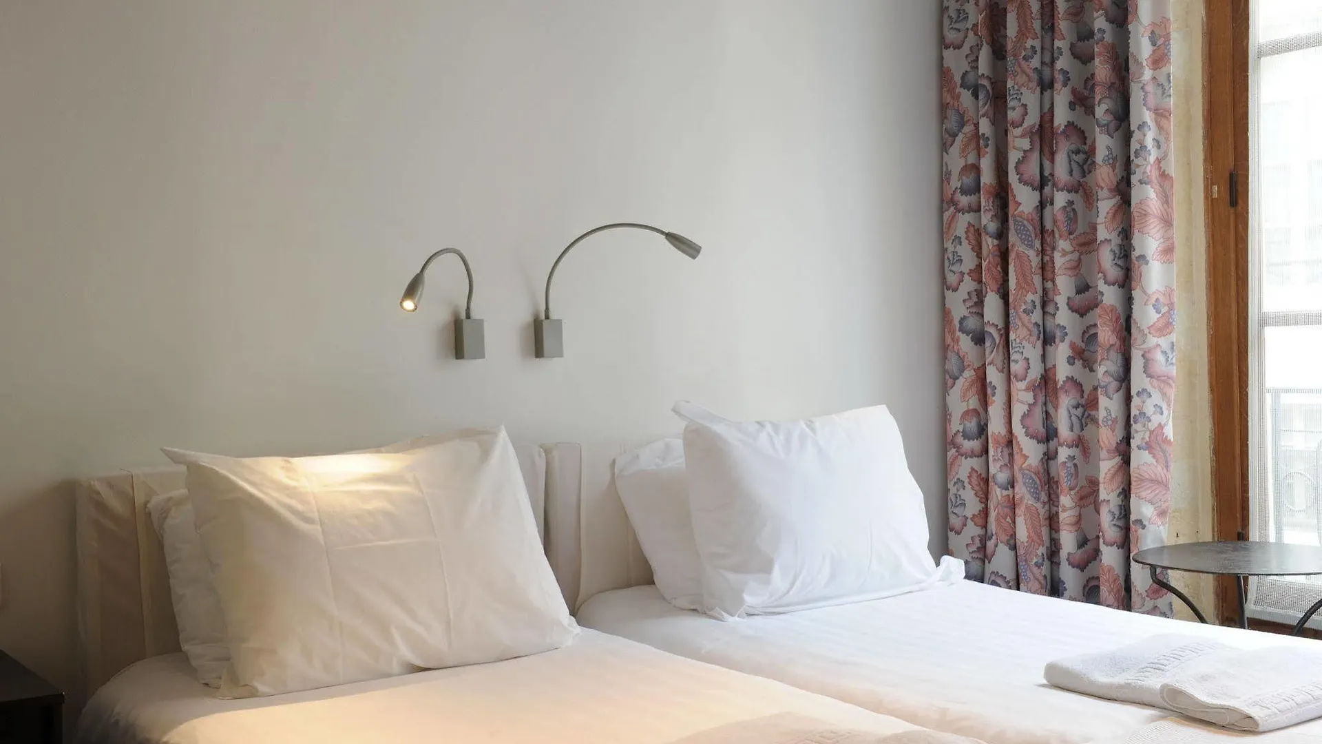 פריז Boutique Hotel De La Place Des Vosges
