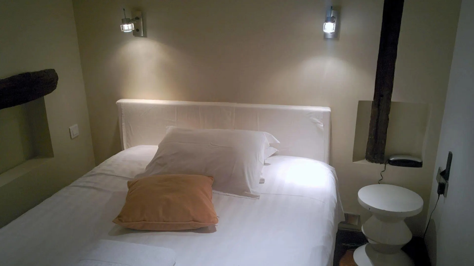 פריז Boutique Hotel De La Place Des Vosges